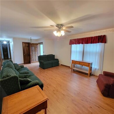 6421 Charlotte St, Shawnee, KS 66216 - photo 3