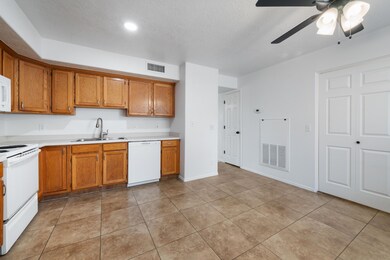 684 W Buena Vista Blvd unit 402, Washington, UT 84780 - photo 4