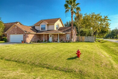 8702 Rowen Ct, Needville, TX 77461 - photo 2