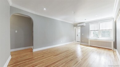 67-04 Selfridge St unit 2nd Fl, Flushing, NY 11375 - photo 6