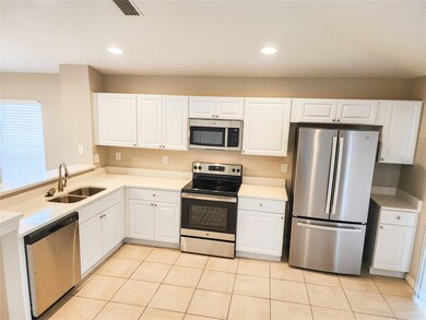 11314 Cocoa Beach Dr, Riverview, FL 33569 - photo 4