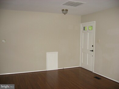 13135 Madonna Ln, Fairfax, VA 22033 - photo 3