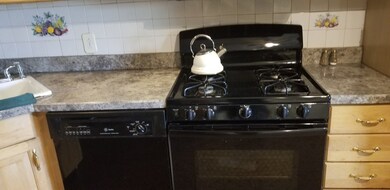 854 Saratoga St, Boston, MA 02128 - photo 6