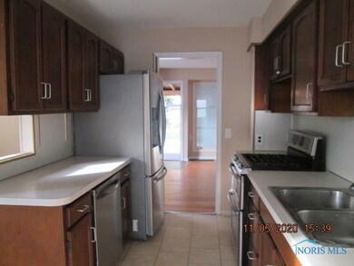 2254 108th St, Toledo, OH 43611 - photo 7