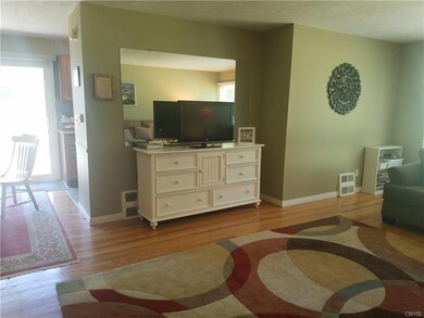 Living room/dining room