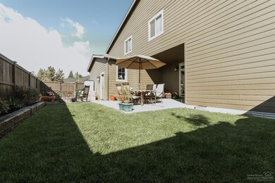 3823 NE Purcell Blvd, Bend, OR 97701 - photo 3