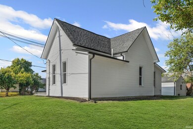 302 W Freeman St, Frankfort, IN 46041 - photo 3