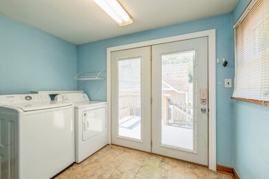 1511 E Ave NW, Cedar Rapids, IA 52405 - photo 7