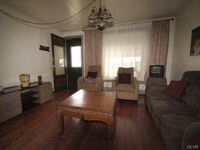 216 S Franklin St, Allentown, PA 18102 - photo 4