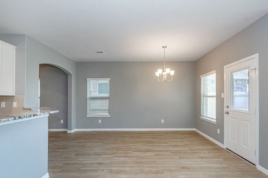 Large dining area - 10x15