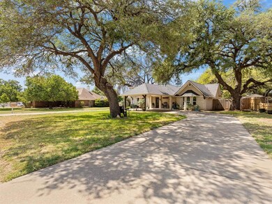 614 Aqua Vista Dr, Granbury, TX 76049 - photo 3