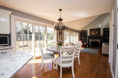 Open and bright eat in kitchen area