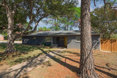 904 Scott Dr, Hurst, TX 76053 - photo 7