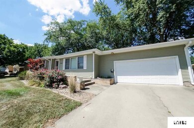 240 Southgate St, Lincoln, IL 62656 - photo 3