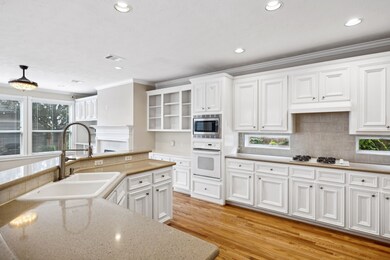 875 Fisher St, Houston, TX 77018 - photo 7