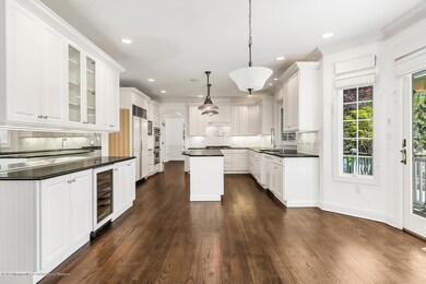 Eat-in Kitchen