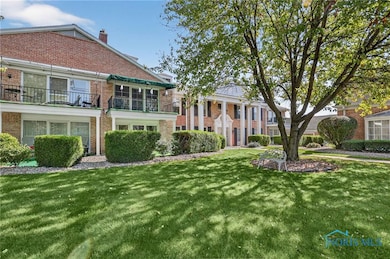 4243 W Bancroft St, Ottawa Hills, OH 43615 - photo 2