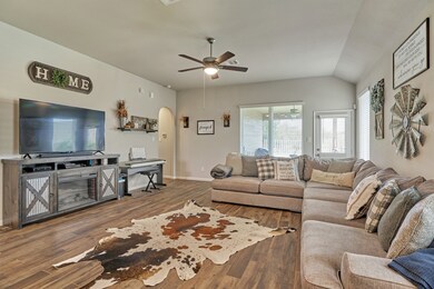 31306 Little Garden Ct, Hockley, TX 77447 - photo 6