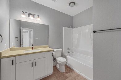 4631 Briscoe St unit B, Houston, TX 77051 - photo 4