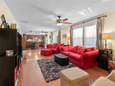 138 Woodview Dr, Statesville, NC 28625 - photo 5