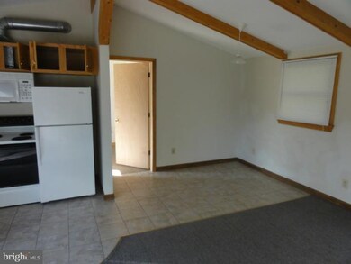 756 Valley View Dr, Lebanon Church, VA 22657 - photo 5