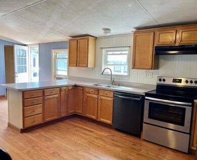 82 Fisherville Rd unit 18, Concord, NH 03303 - photo 6