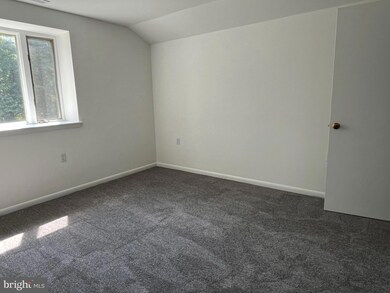 2042 Lenhart Rd unit I, Hatfield, PA 19440 - photo 2