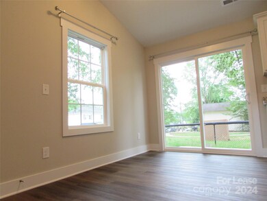 617 Poplar St, Statesville, NC 28677 - photo 6