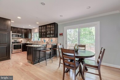 9104 Courtley Ct, Fairfax, VA 22031 - photo 5