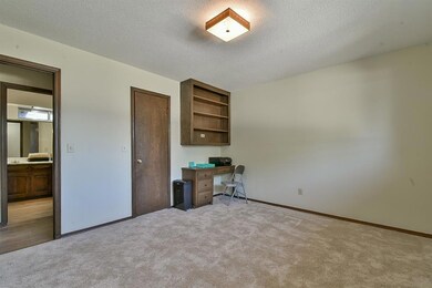 12020 Camelot Ct, Oklahoma City, OK 73120 - photo 4