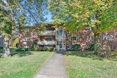 55 Jacqueline Rd unit 11, Waltham, MA 02452 - photo 2