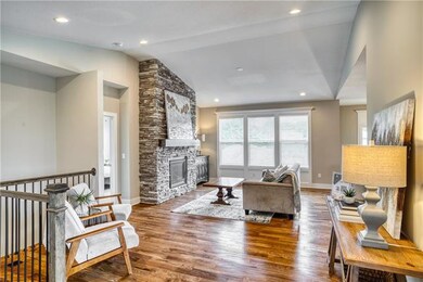 8828 Sunray Dr, Shawnee, KS 66227 - photo 7