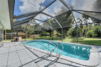 Enclosed large pool and patio area, great for outd
