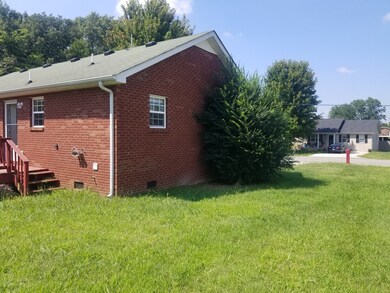 423 Brook Hollow Cir, Manchester, TN 37355 - photo 4