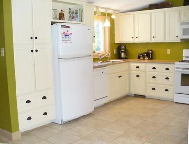 Kitchen. custom made dovetaile...