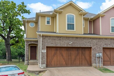 240 Corinna Ct, Hurst, TX 76053 - photo 3