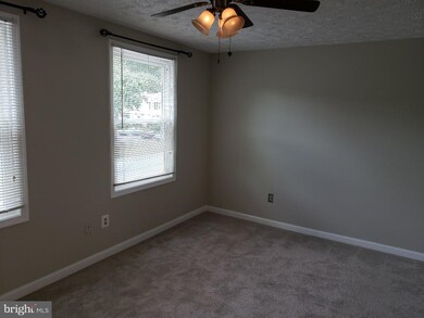 8361 Bark Tree Ct, Springfield, VA 22153 - photo 7