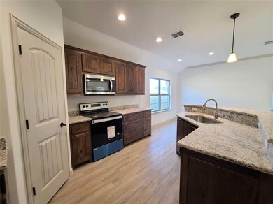 112 Clover Cir, Weatherford, TX 76086 - photo 6