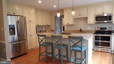 7921 Runnymeade Dr, Frederick, MD 21702 - photo 4