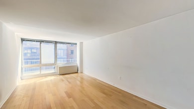 240 E 86th St unit 10-F, New York, NY 10028 - photo 3