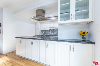 2208 Vanderbilt Ln unit 4, Redondo Beach, CA 90278 - photo 4