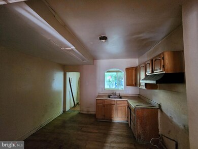 456 Furrow St, Baltimore, MD 21223 - photo 5