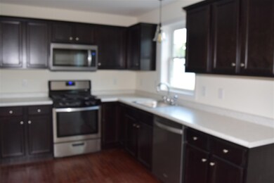 82 Millers Farm Dr unit 97, Rochester, NH 03868 - photo 2