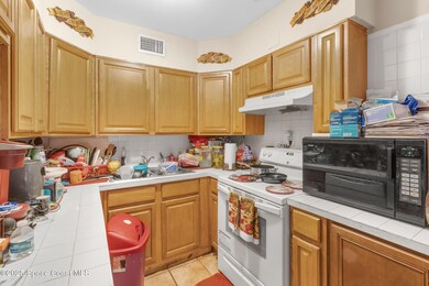 10_406Kentucky202_mls