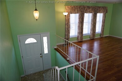 203 Pine Cir, Dunbar, WV 25064 - photo 4