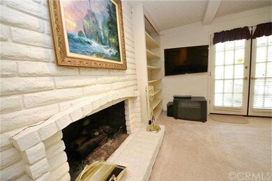 Fireplace & built-in shelving