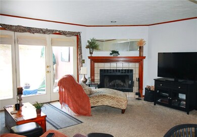 Great Living Room W/Fireplace