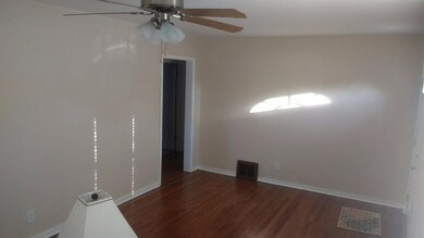 147 N Wiggs St, Griffith, IN 46319 - photo 6