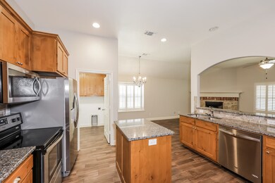 1925 Town Creek Cir, Weatherford, TX 76086 - photo 6