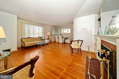 1205 Holton Ln, Takoma Park, MD 20912 - photo 5